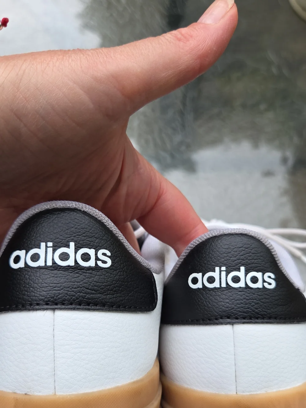 Adidas White Black 3-Stripes Gum Sole Platform Sneakers Unisex Sporty Sz.10 Read